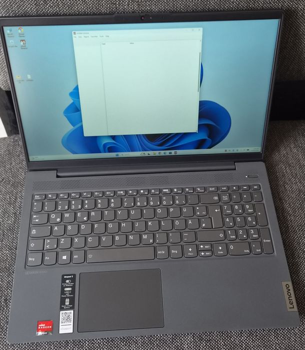 vand laptop bun si ptr jocuri Lenovo IdeaPad 5 15ARE05. 15,6 FH.Ryzen 5 4500 Hexa Core.8 Gb Rami.Ssd Nvme 256 Gb