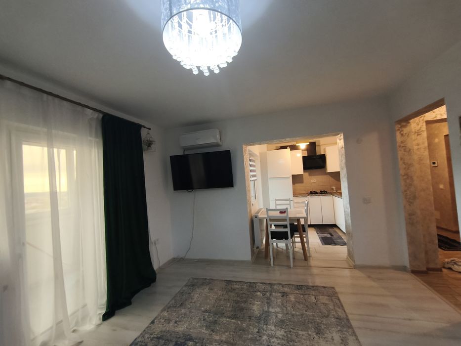 Închiriez apartament