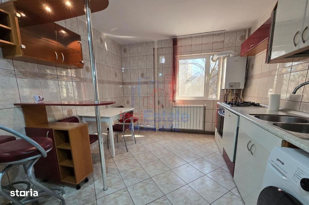 Apartament 3 camere zona Podu Ros bulevard