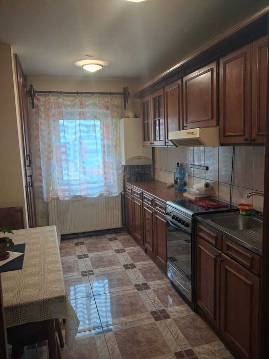Ofer apartament spre închiriere