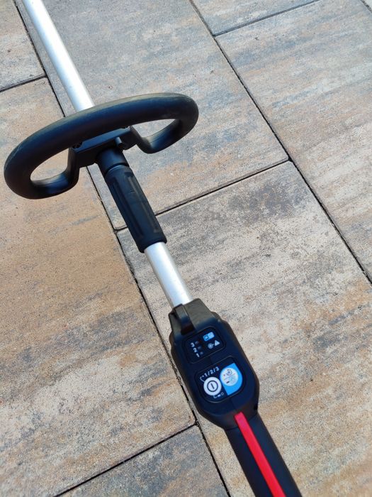 Motocoasă Makita DUR369L
