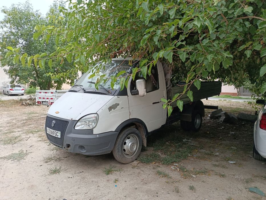 gazel yukmoshina sotiladi