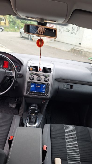 Volkswagen Touran 2.0TDI DSG / Trapa
