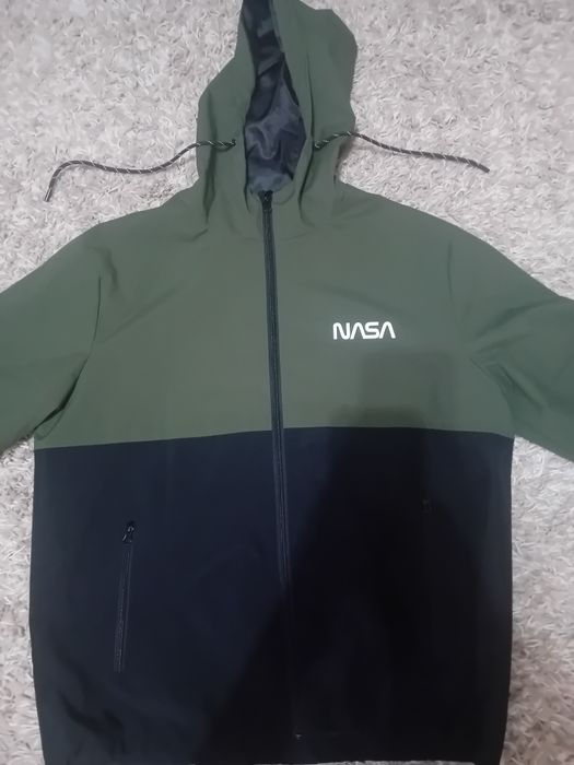 Jacetă NASA de vănt