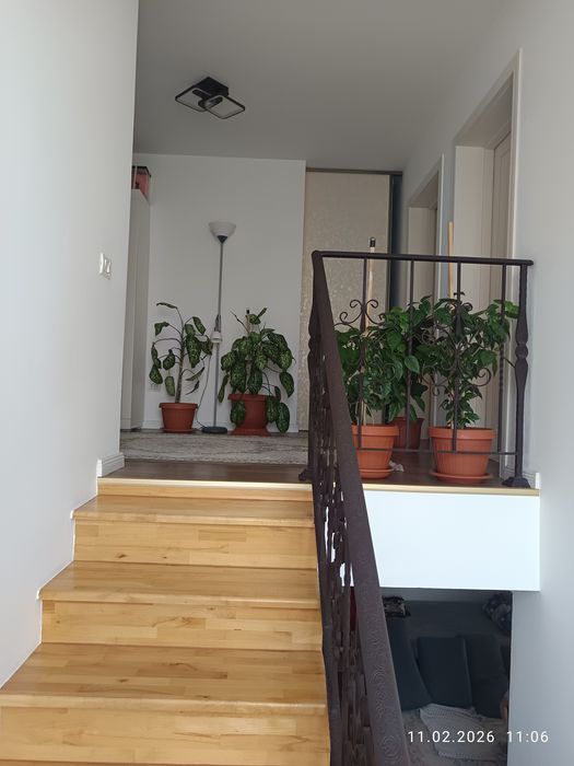 Vând casă unifamilială 235 mp desfasurati ,180  mp utili