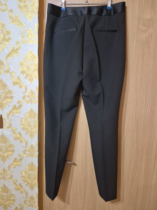 Pantaloni zara noi