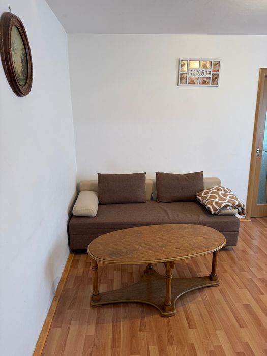 Vând apartament in Resita