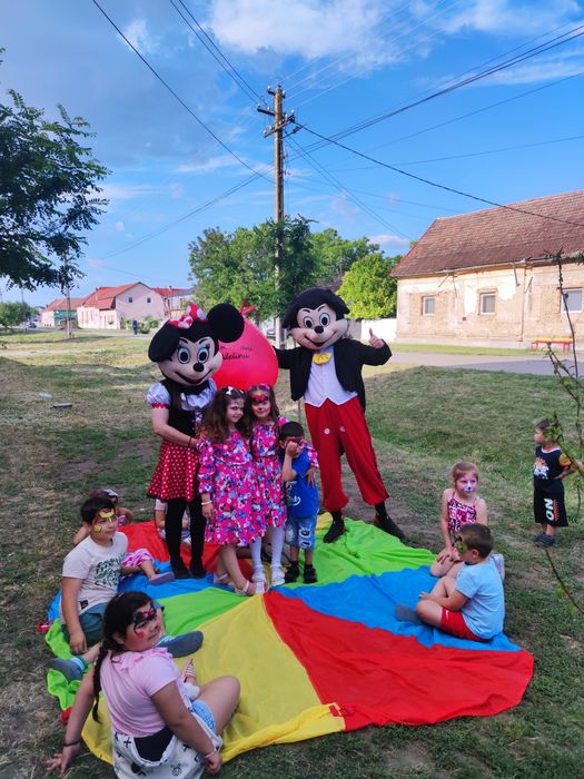 Animatori si mascote pentru copii