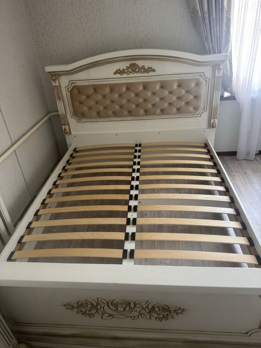 Кровать двуспальная