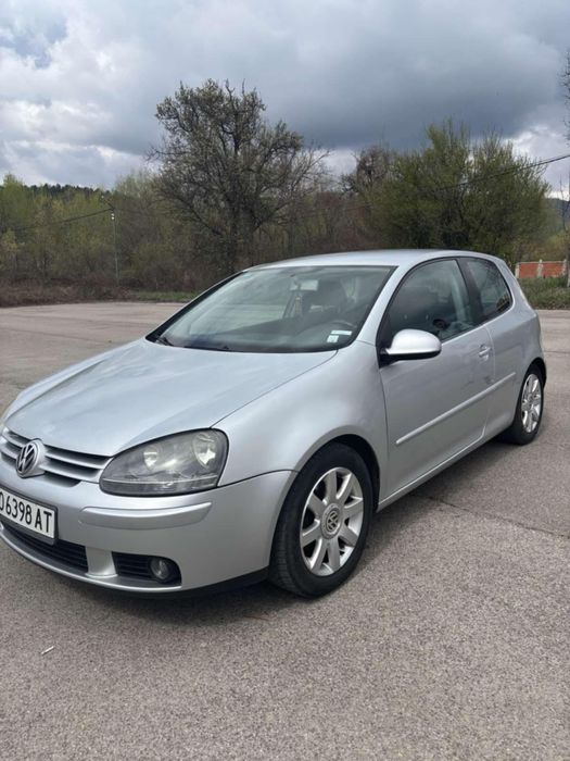 Голф 5  1,6 116кс