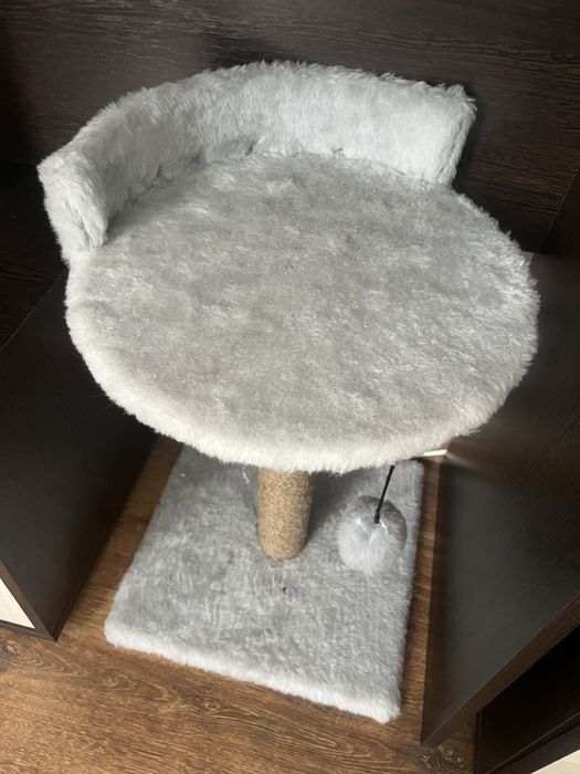 Продаю когтеточку и лежанку!