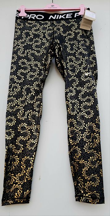 Nike оригинален дамски клин Л размер нов