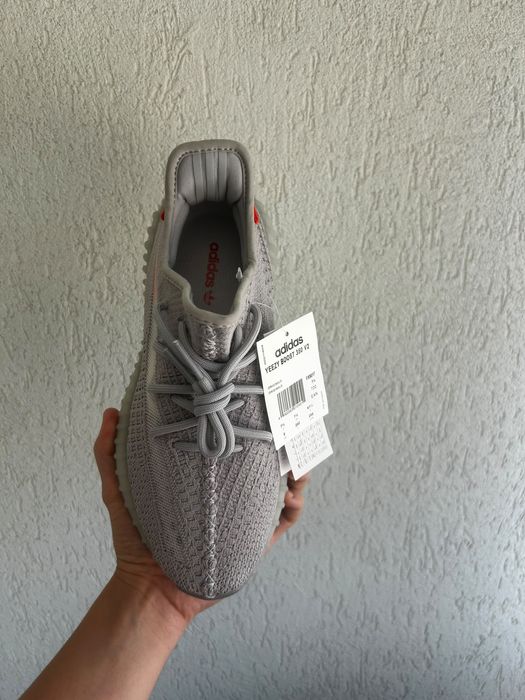 Yeezy Boost 350 V2 Tail Light