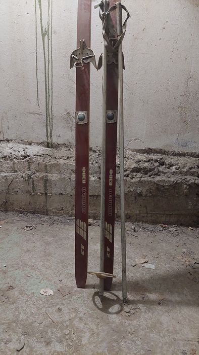 Продам горные лыжи