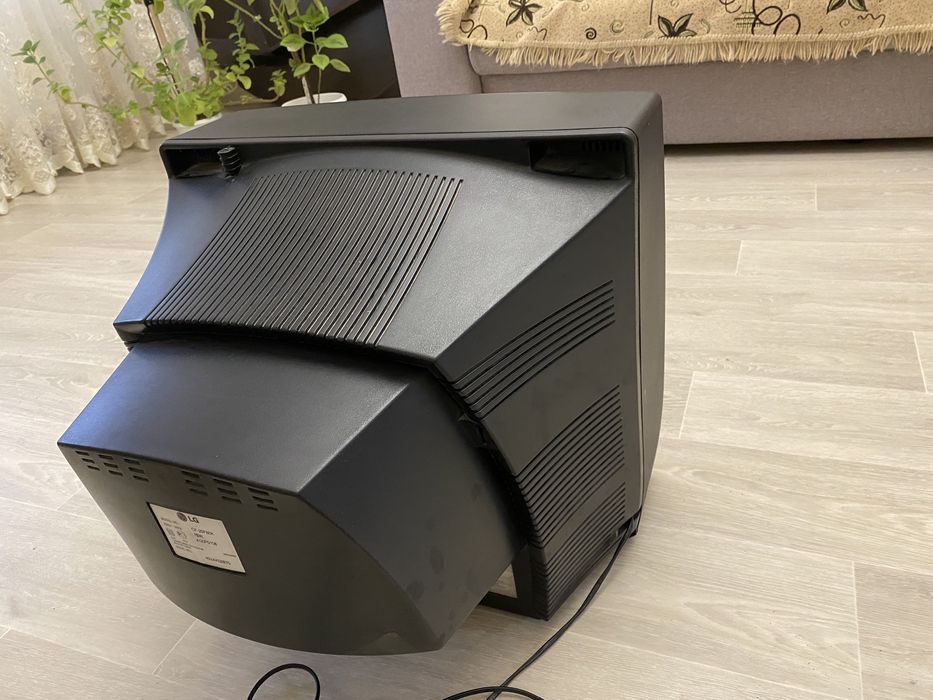 Продам телевизор