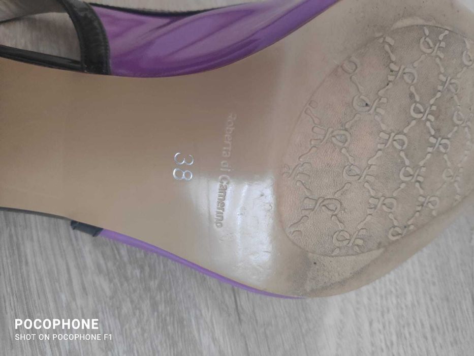 Лаковая женская обувь