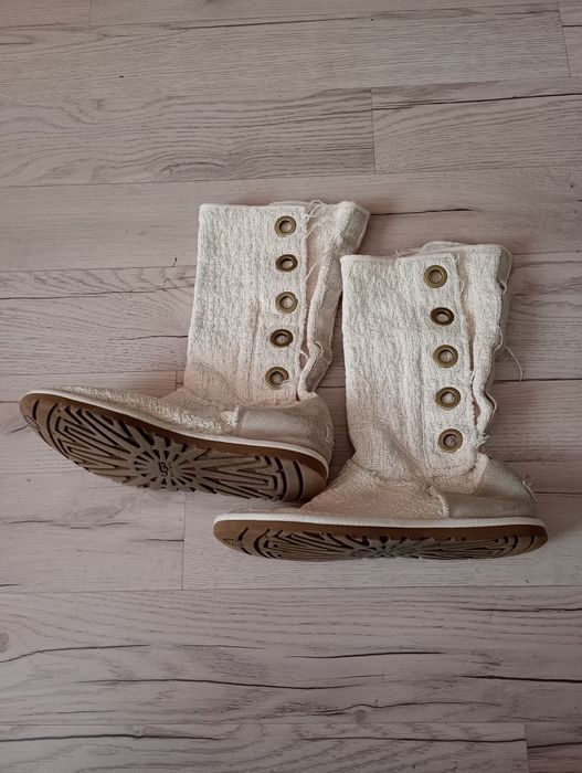 Cizme UGG imblanite