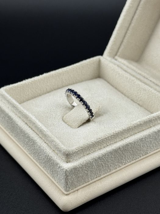 Кольцо с сапфирами