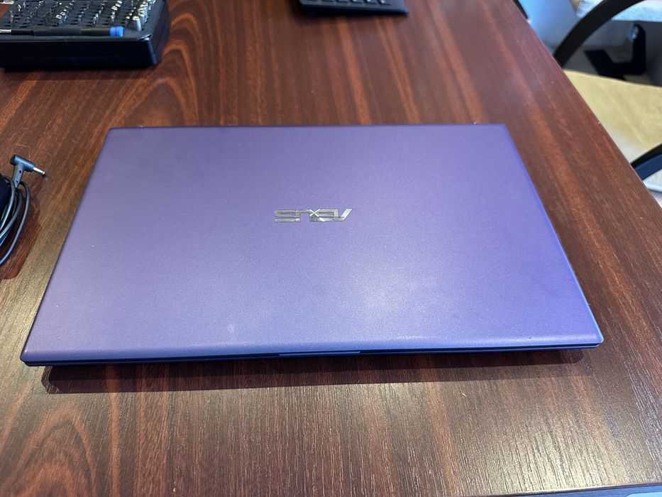 Vand Laptop Asus VivoBook