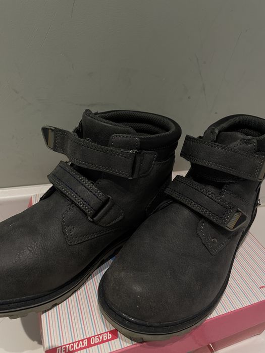 Продам фирменные ботинки