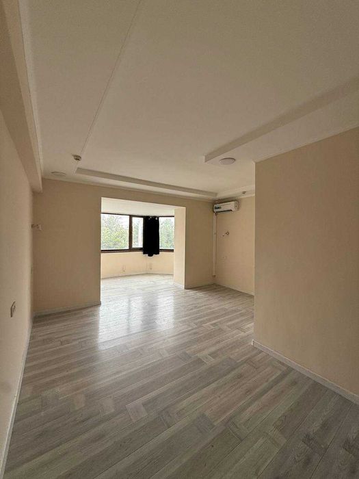 Аренда под Гостиницу, Клинику, Офис, 1000 кв.м, 3-этажное у дороги