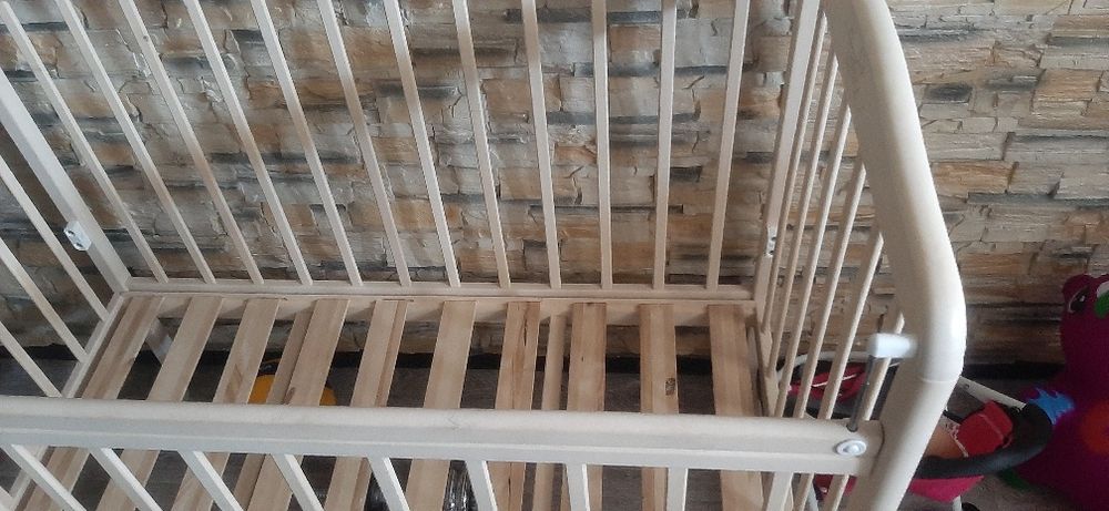 Продам детскую кроватку