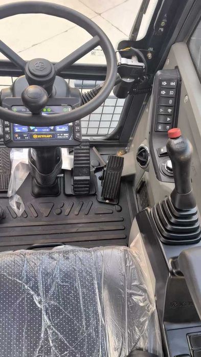 Колесный гидравлический экскаватор XINYUAN XYB80W 660 млн сум с НДС