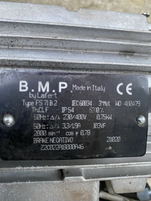 Motor cu reductor la 220v