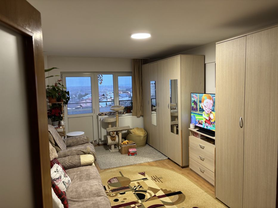 Apartament de inchiriat , decomandat si utilat.