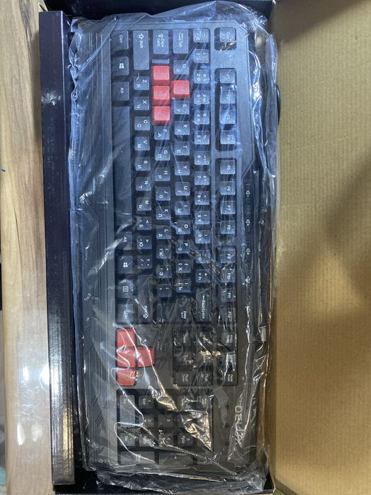 Продам клавиатуру