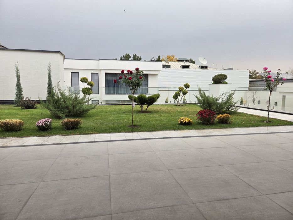 Дом от владельца в стиле хайтек в престижном районе.