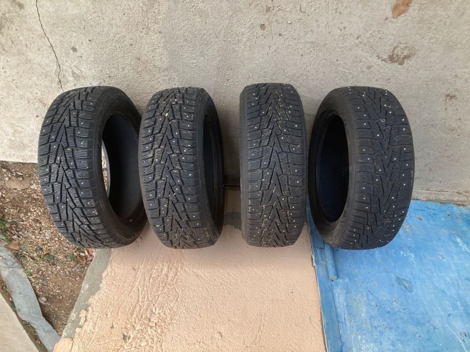 Продам шины R17 215/55