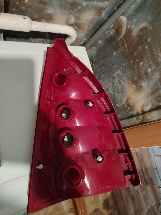 Продам задний фанарь