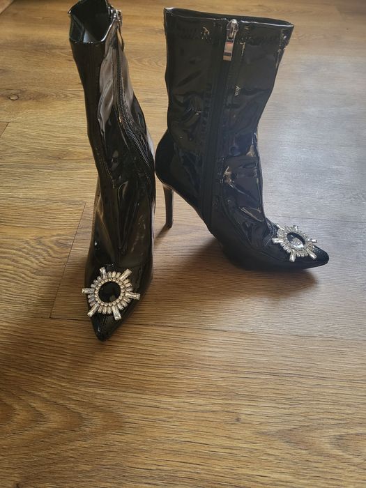 Лачени боти 39 номер