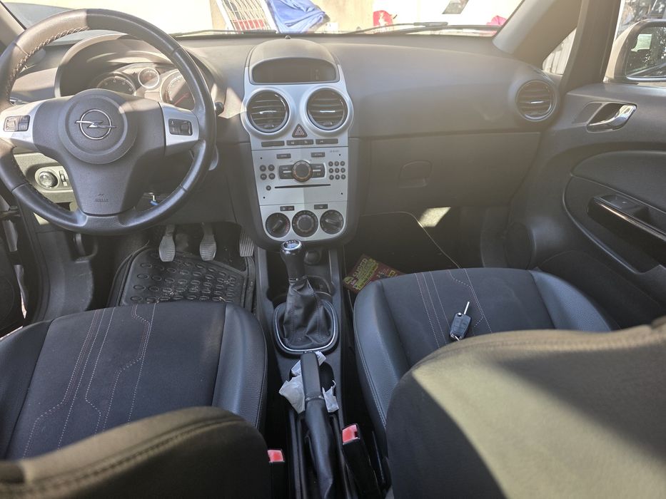 Opel Corsa D 2012 - Benzina + GPL din fabrica AC 183.000 km stare buna
