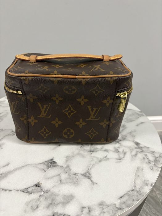 Trusa cosmetica louis vuitton