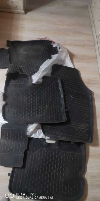 Продам резиновые коврики