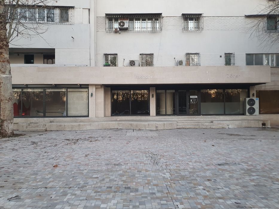 Аренда помещения на Ц1 под ресторан/общепит, автосалон, бутик в центре