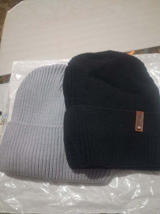 Продам шапки новые