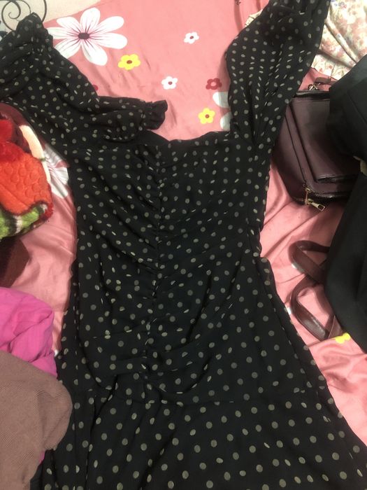 Вещи платья еще много чего есть