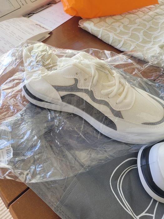 Vând adidași Spureme