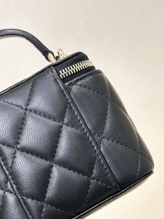 Дамска мини чанта тип куфарче Chanel Classic