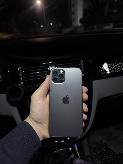 IPhone 12 pro 256GB 84% emkost