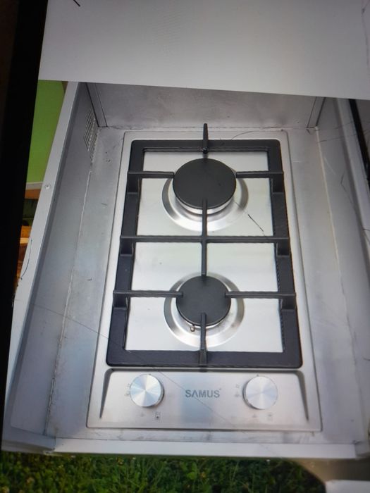 Mini-Rulotă Off-Grid Tip „A-Frame” – Pliabilă și Dotată Complet