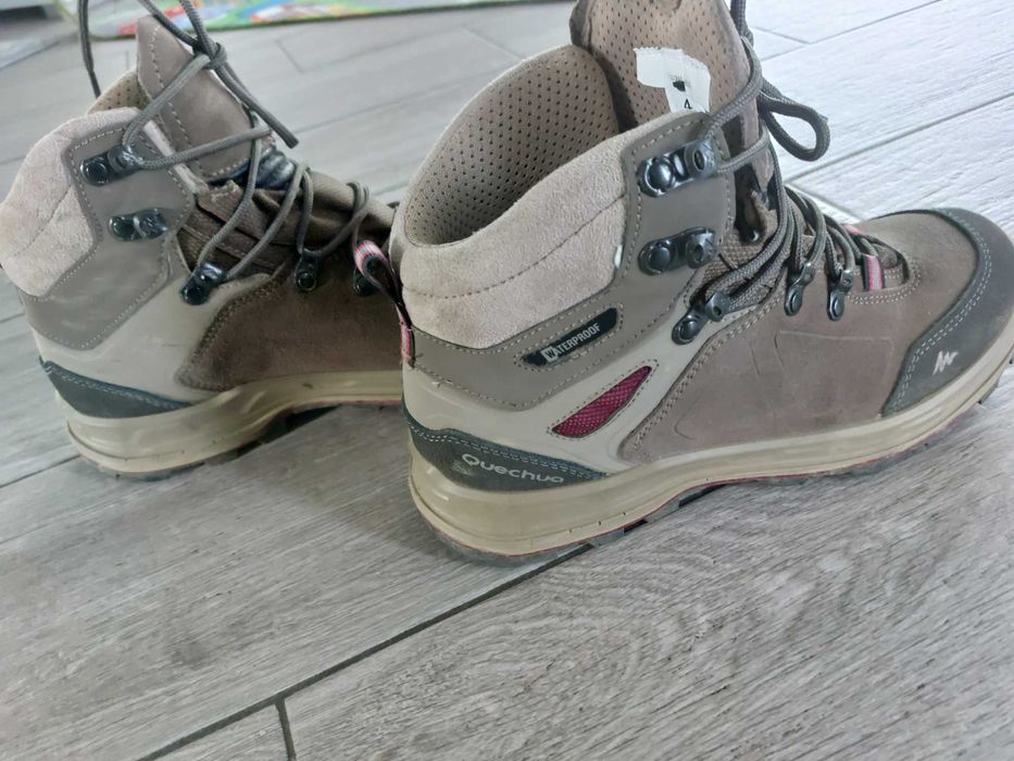 Bocanci Drumetie Quechua 40/41