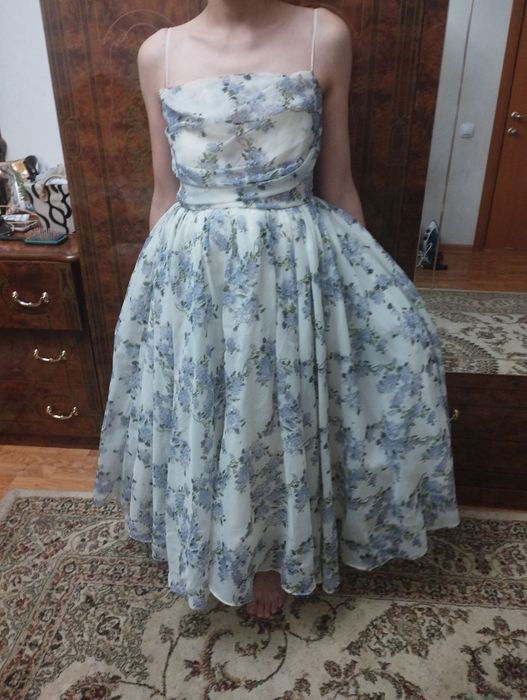 Продам платье красивое