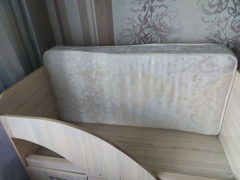 Продам детскую кроватку