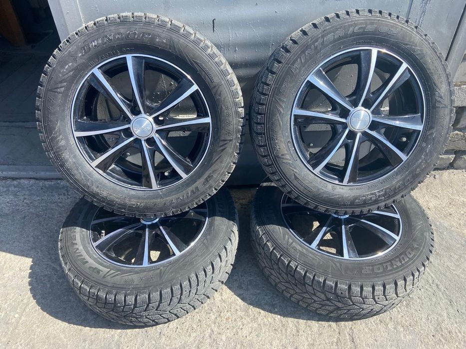 Продам диски с  зимними шинами.