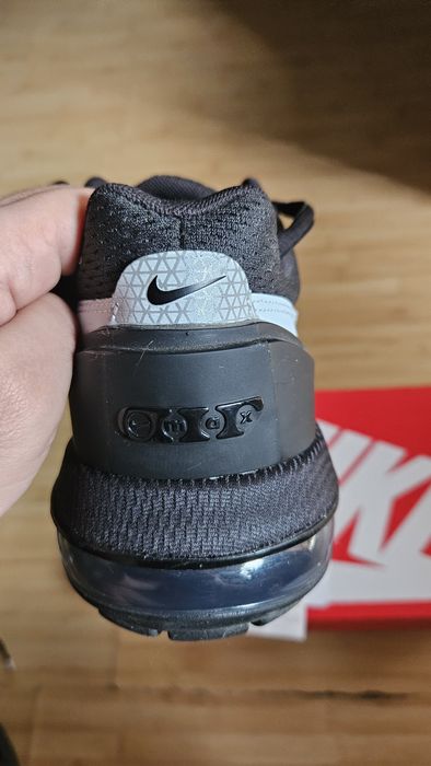 Vând adidași Nike Air Max Pulse