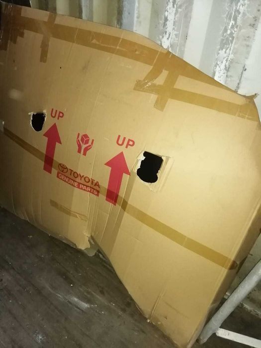 Капот CAMRY 40 оригинал